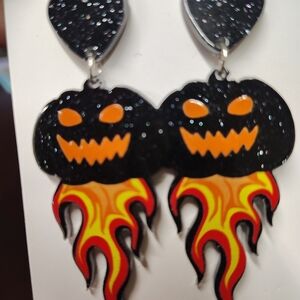 🎃🔥 Halloween Pumpkin Flame Earrings – Spooky Statement Jewelry